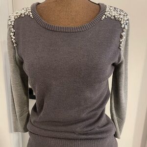 Gray and light gray light weight seater with pearl embellishment